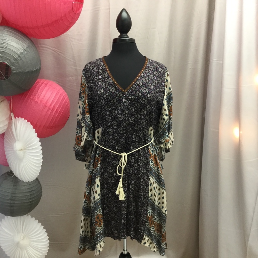 Dress - Picture 2 of 3
